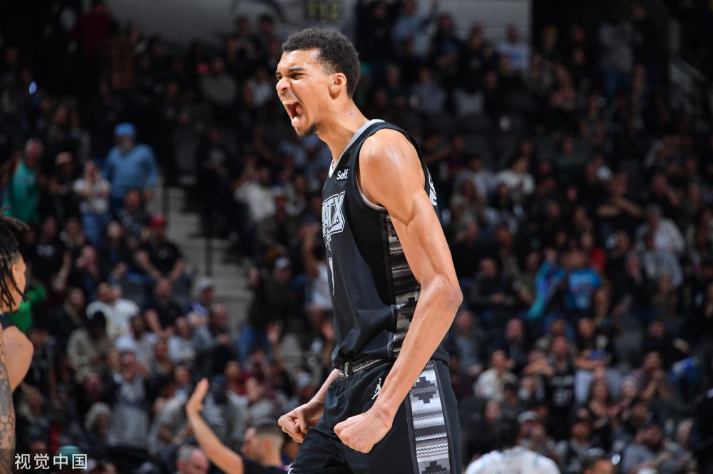 合作帮助她 合作帮助她