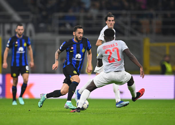 媒体人：长期集训伊万练了什么？进攻战术只有高准翼大脚找张玉宁.