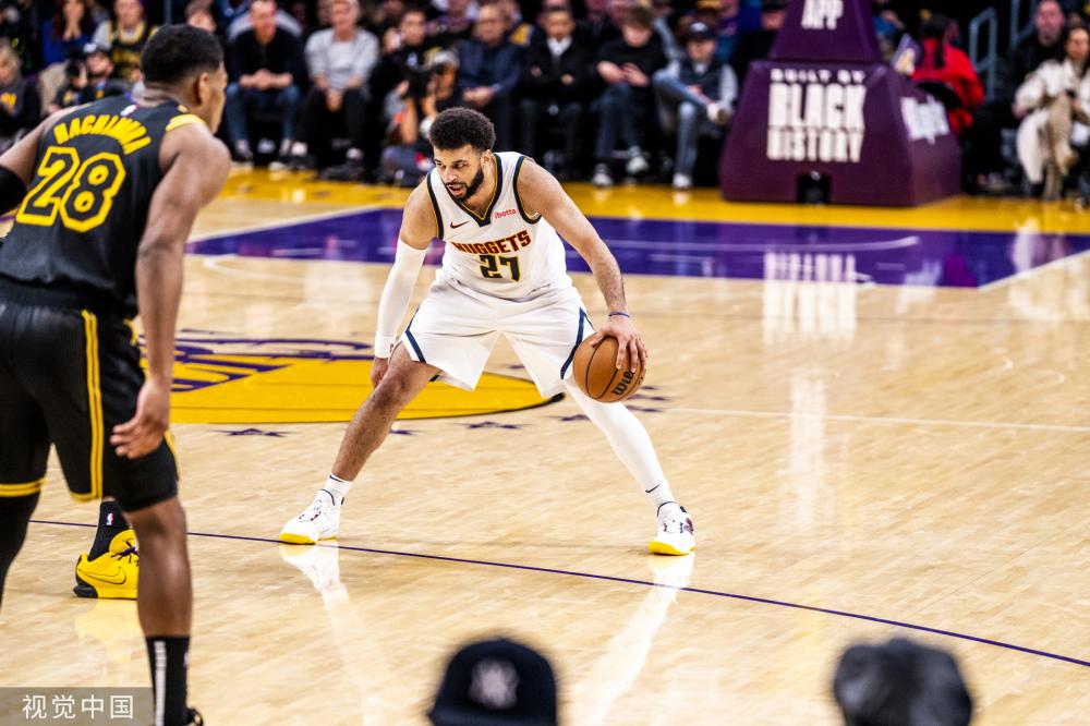 两支球队在 两支球队在